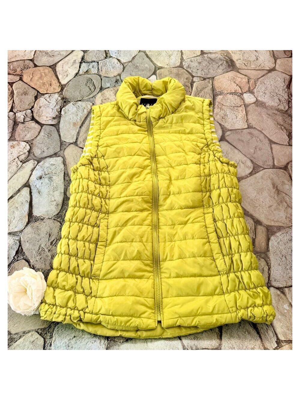 TRIBAL PUFFER VEST-MEDIUM - Picture 2 of 5